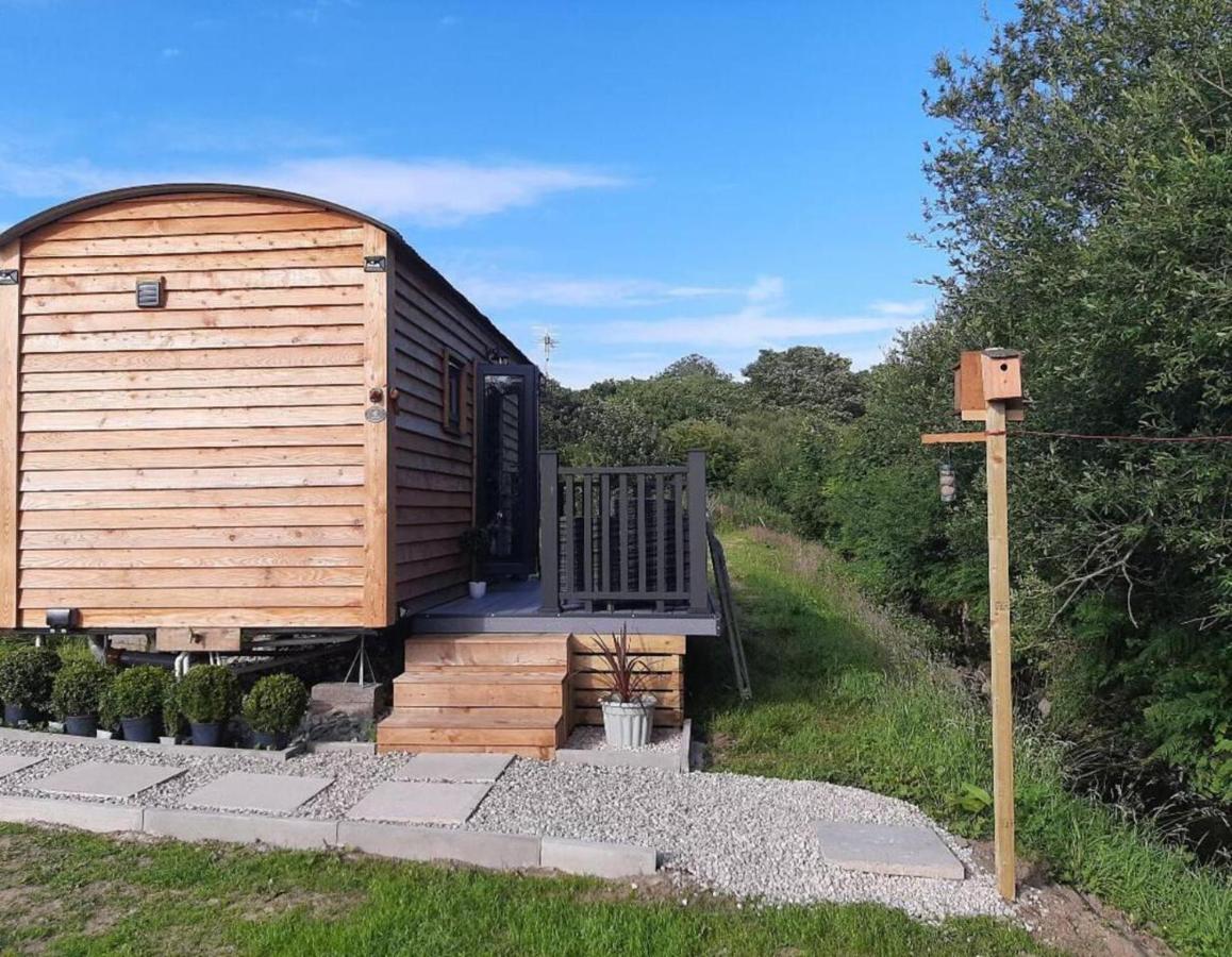 GwalchmaiShepherds Hut With Hot Tub On Anglesey North Wales别墅 外观 照片